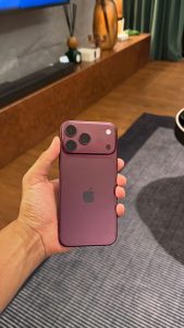 Best Smartphones for Crypto Traders & Remote Workers in 2026: iPhone vs Samsung vs Google Pixel 2 Apple iPhone (17/18 Pro Max Class)